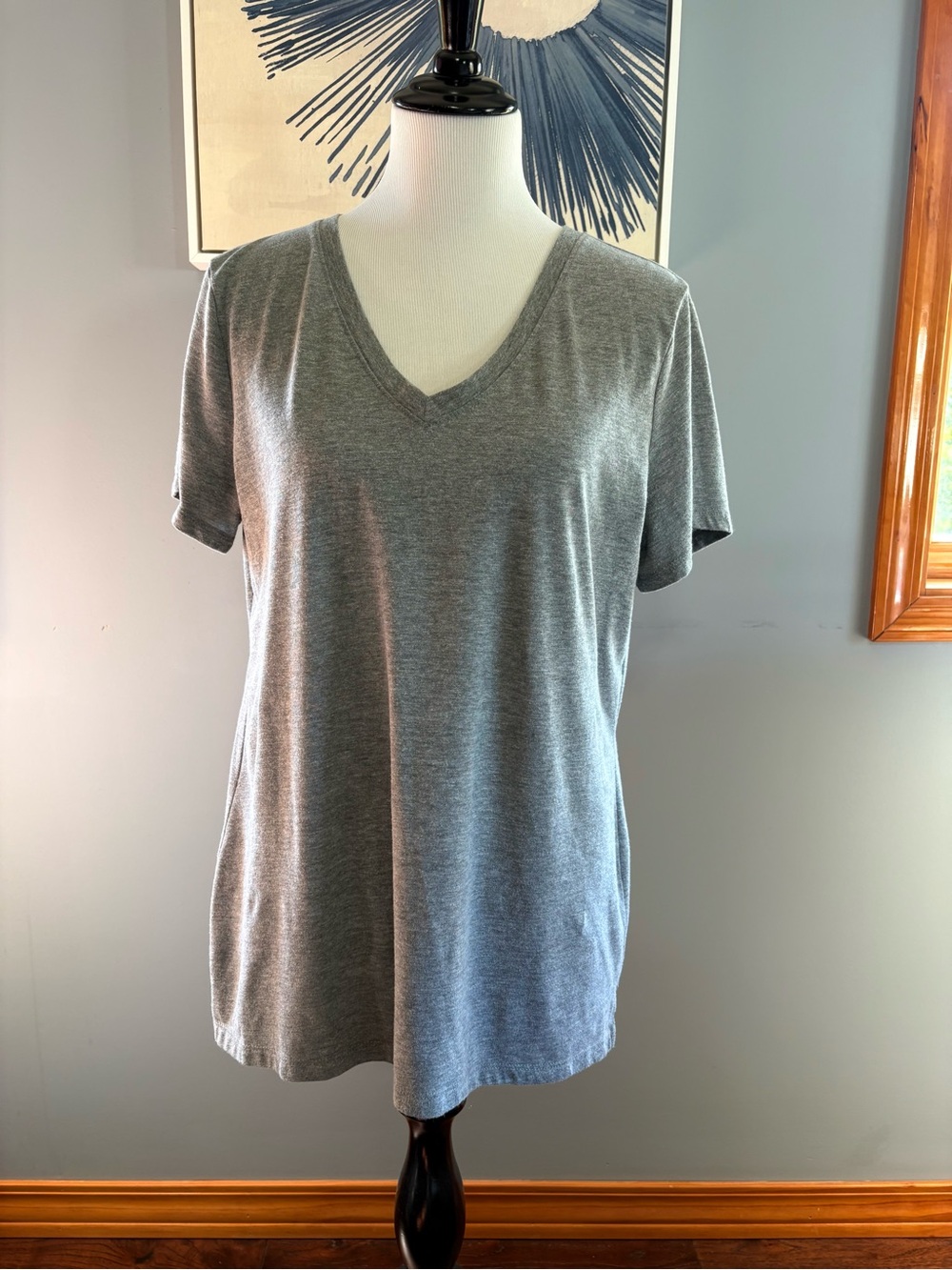 a.n.a Gray V-Neck Short Sleeve Tee